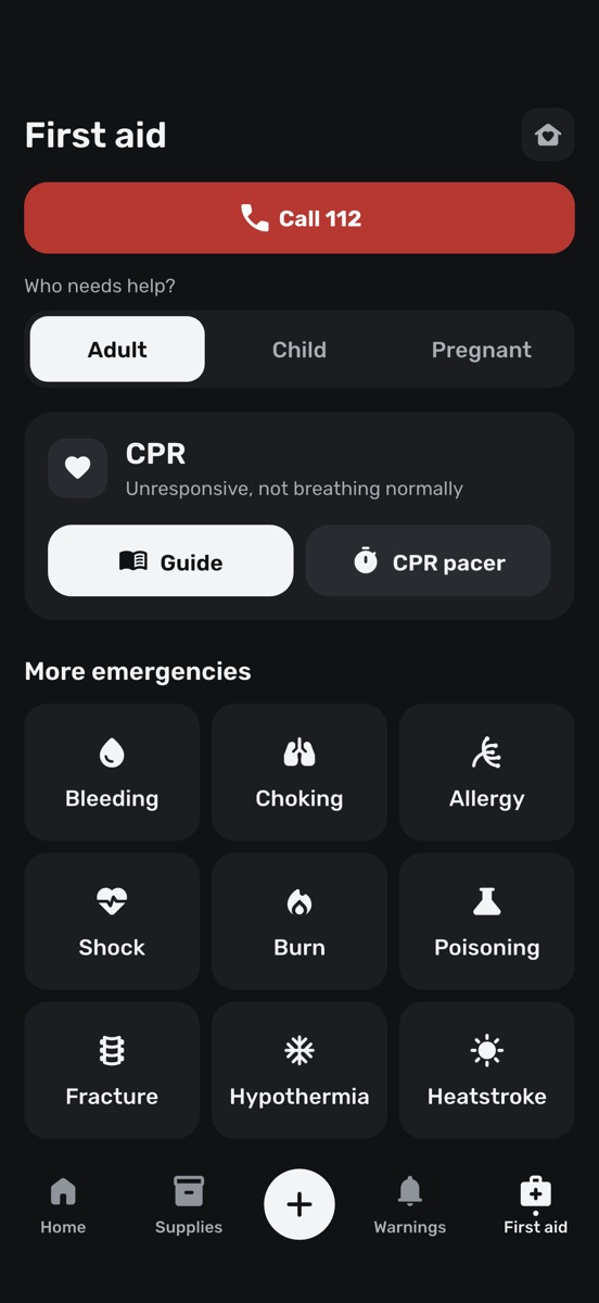The “First aid” screen of the app: the “Call 112” button at the top, below it the choice of adult, child or pregnant, resuscitation with instructions and a rhythm guide, and further emergencies
